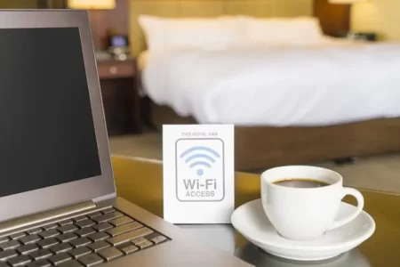 چطور از اینترنت رایگان هتل استفاده کنیم؟
