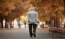 ریسک شکستگی در افراد مسن از طریق مشکلات پیاده‌روی پیش بینی می‌شود