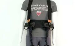 لباس رباتیک جدیدی که می‌تواند به بیماران پارکینسون کمک کند