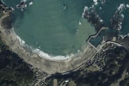 تصاویر ماهواره‌ای از تغییر ۲۰۰ متری خط ساحلی ژاپن پس از زلزله ۷.۶ ریشتری خبر می‌دهد