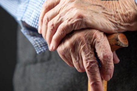 تحقیقات اخیر رفتار سالمندان و کاهش روابط اجتماعی آنان را توضیح می‌دهد
