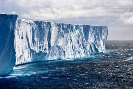 دانشمندان استراتژی جدیدی را برای کاهش سرعت ذوب شدن یخچال‌ها به کار می‌برند