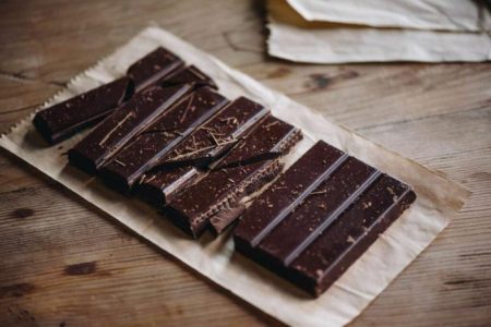 میزان فلزات سنگین در شکلات تلخ برای بزرگسالان خطرناک نیست