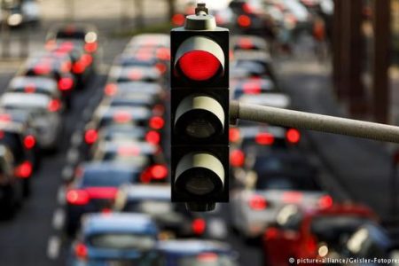 چراغ‌های راهنمایی و رانندگی می‌توانند هدفی برای هکرها در تولید ترافیک مصنوعی باشند
