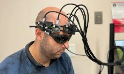 هدست لیزری Caltech؛ اولین گجتی که سکته را پیش بینی می کند