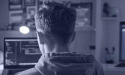 نوجوانان بریتانیایی برای سرگرمی مدرسه خود را هک میکنند!