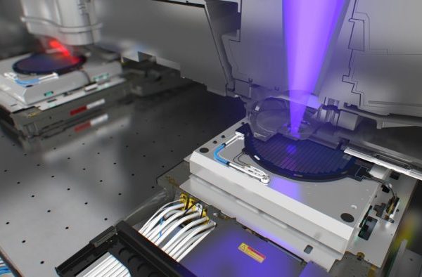تلاش چین برای شکستن انحصار فناوری تراشه با تخریب دستگاه ASML ناکام ماند