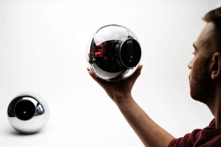 ورلدکوین از دستگاه مخصوص برای ساخت شبکه جهانی هویت انسانی رونمایی کرد